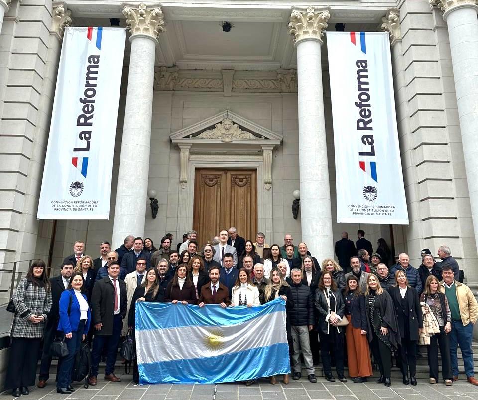 🏛️ Juntos por el Reconocimiento Profesional: Encuentro con Convencionales Constituyentes