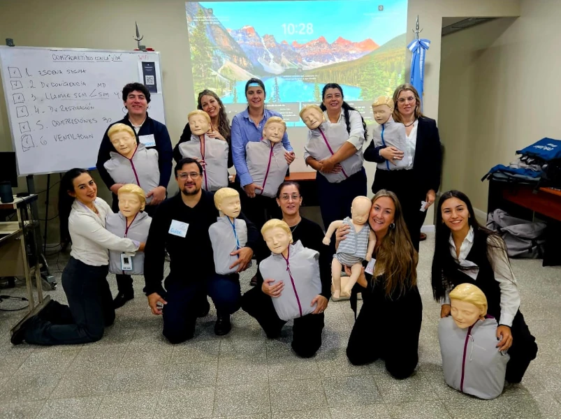 ❤️‍🩹 Más preparación, más seguridad: capacitación en RCP para el equipo del Colegio